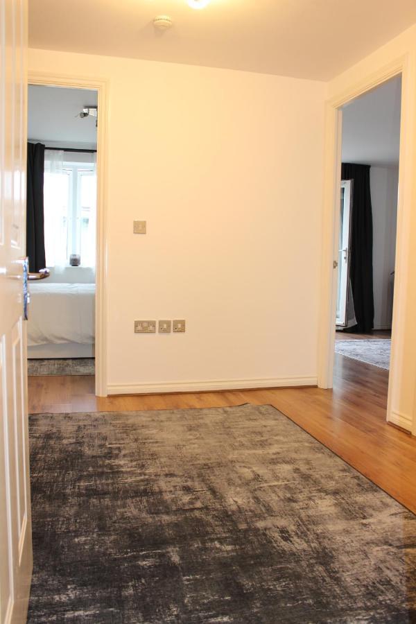 Lovely 2-Bedroom, 1 Bathroom Home, Sleeps 4 Londra Dış mekan fotoğraf