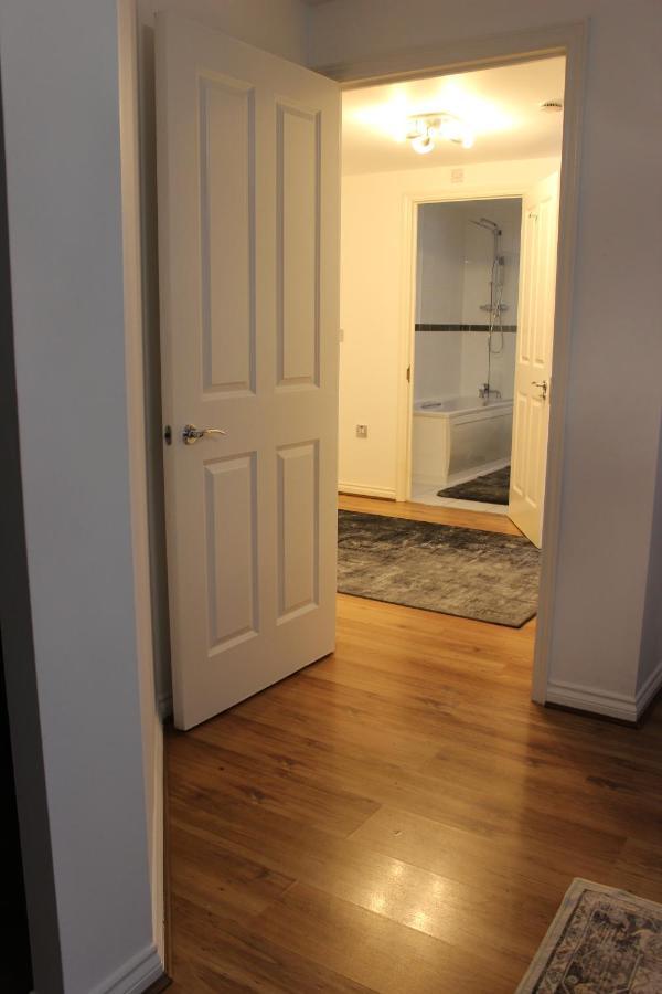 Lovely 2-Bedroom, 1 Bathroom Home, Sleeps 4 Londra Dış mekan fotoğraf