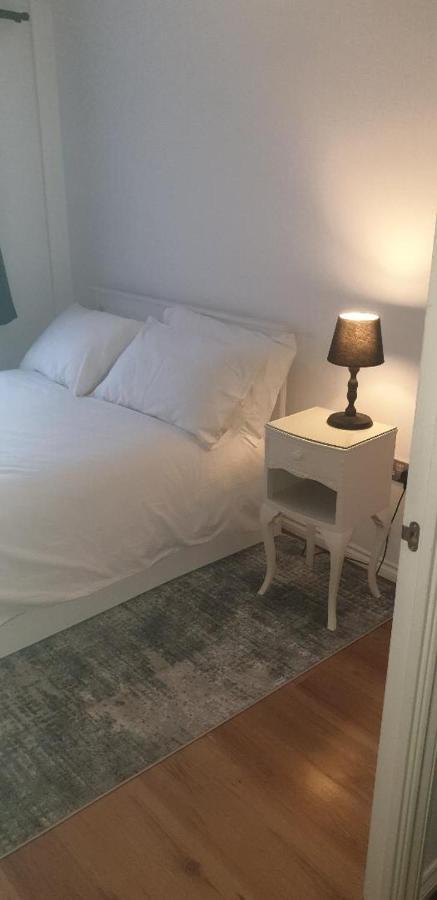 Lovely 2-Bedroom, 1 Bathroom Home, Sleeps 4 Londra Dış mekan fotoğraf