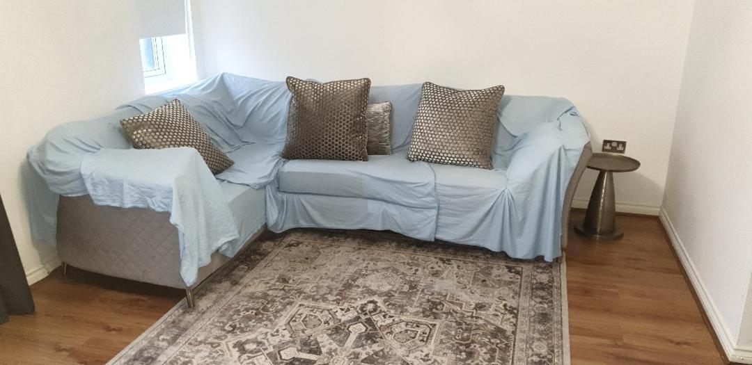 Lovely 2-Bedroom, 1 Bathroom Home, Sleeps 4 Londra Dış mekan fotoğraf